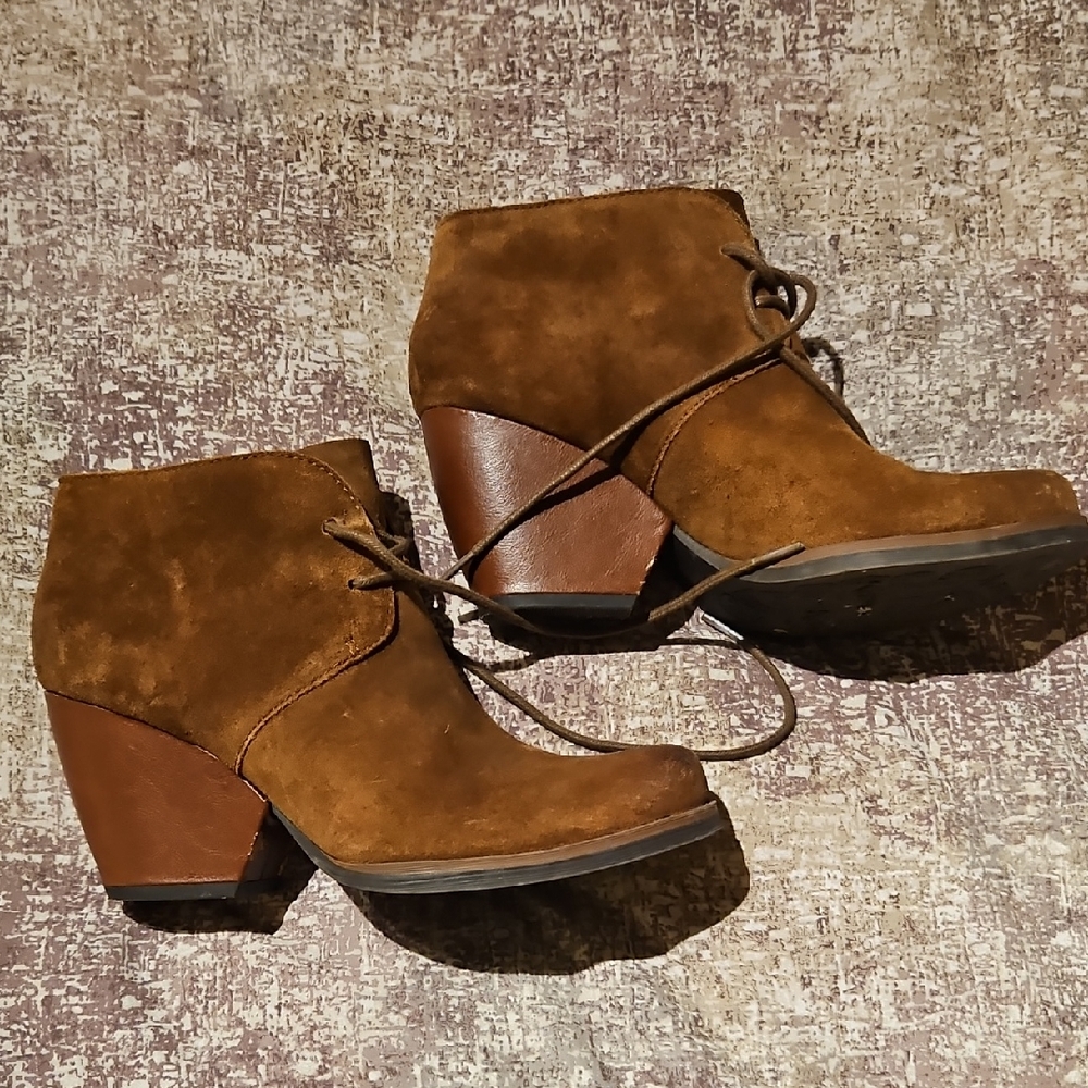 Kork- Ease Tan Suede Ankle Booties